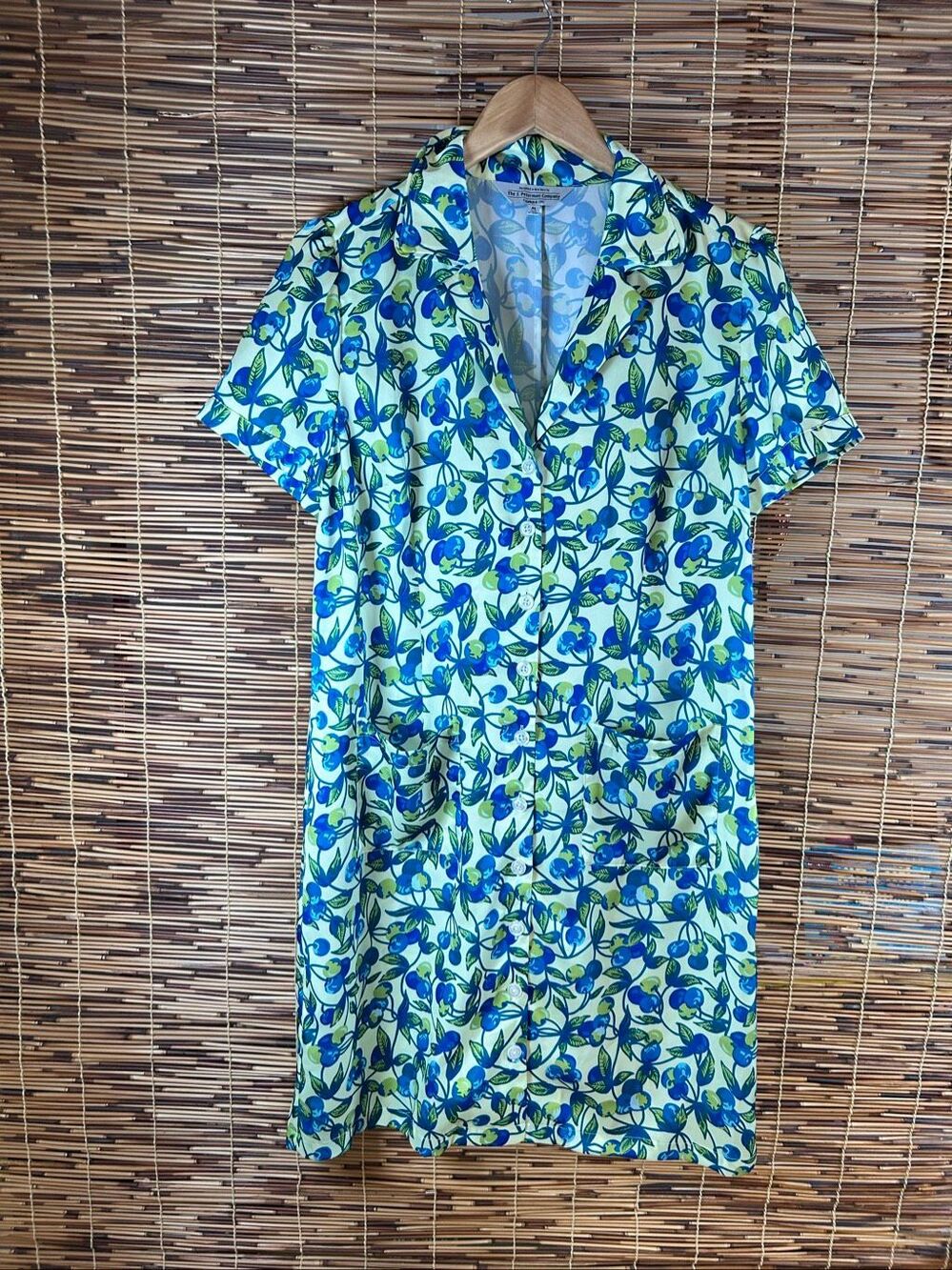 Womens Medium (M) J. Peterman Cherry Fruit Button-Down Shift Dress with Pockets